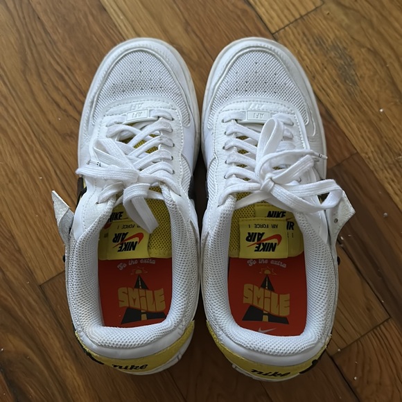 WOMENS NIKE AIR FORCE 1s - Picture 2 of 3